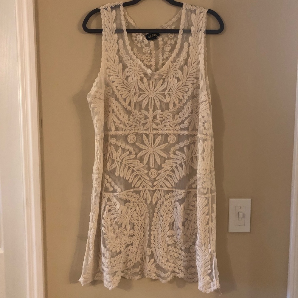 Cal Style Ivory Embroidered Sheer Tunic Size XL